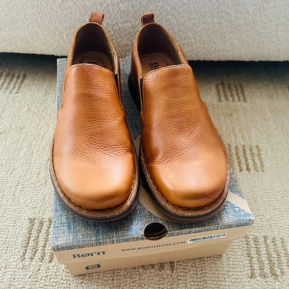 Born Men's Brown Leather Slip-Ons - Picture 2 of 3
